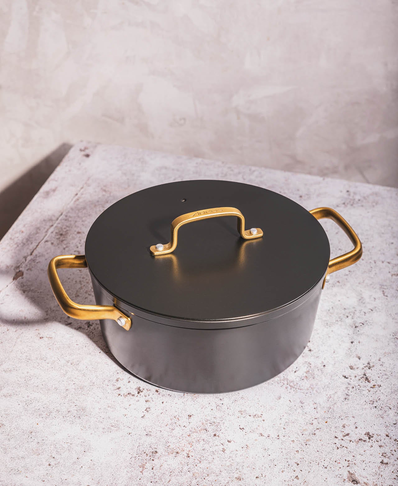 Samoa Iconic Non-Stick Saucepan with Lid - Black