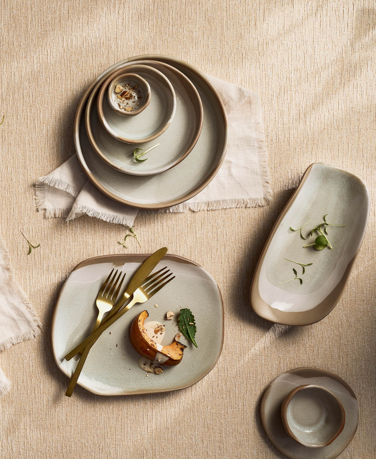 Plato Irregular Forager - Crema