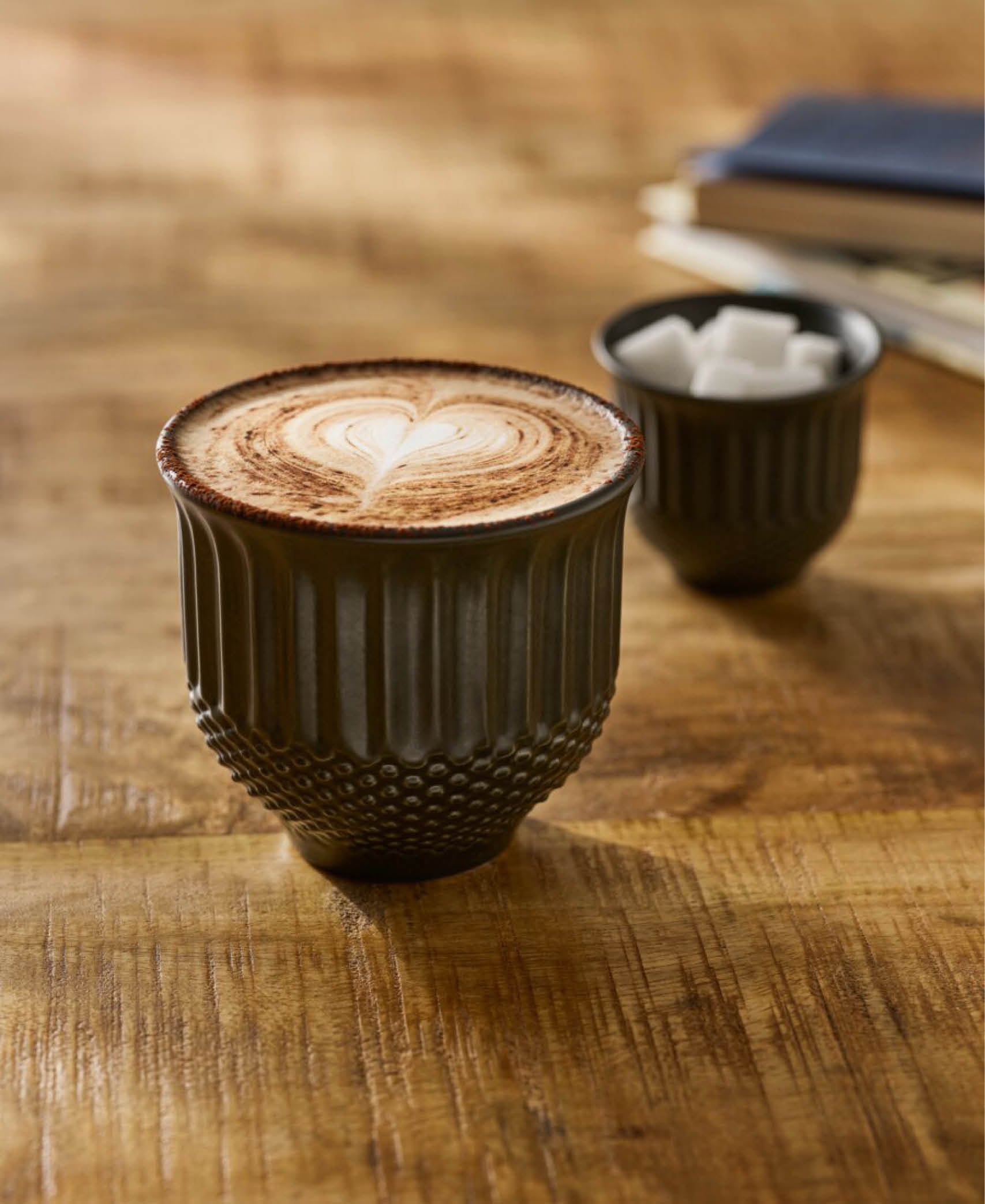 Taza c/ relieve Pine - Coal